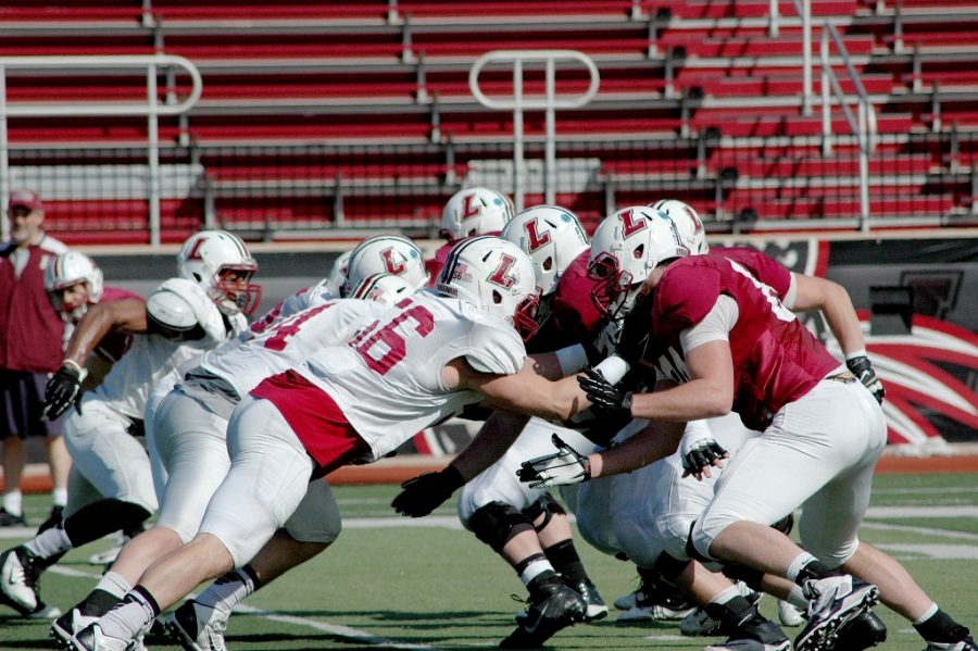 The+Lafayette+offense+and+defense+squared+off+last+weekend+in+the+annual+Maroon-White+spring+game.+