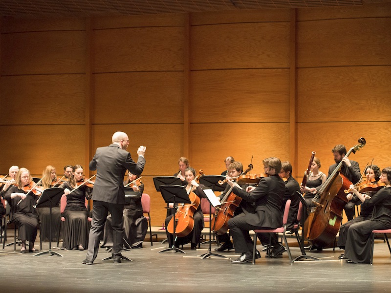 Les Violons du Roy perform Haydn with pianist Marc-André at Williams Center. [Photo by Willem Ytsma ‘16]