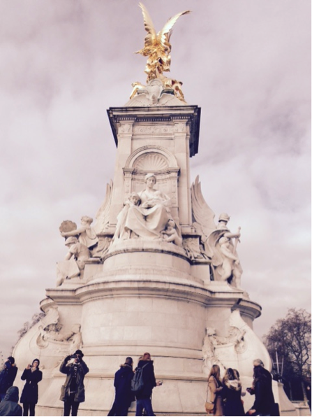 Queen Victoria statue facing away from Buckingham Palace. [Photo by Adesewa Egunsola’16]