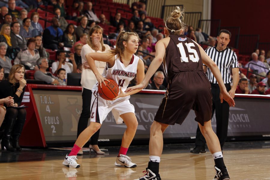 Preparing for the playoffs: Womens basketball looks to rebound for post-season run