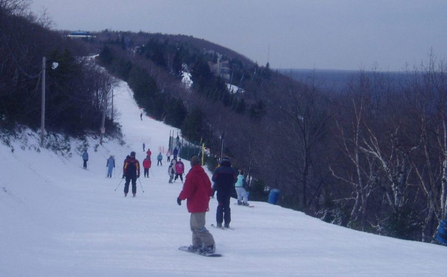 Ski or Waterslide? Pocono winter resort doubles as summer getaway
