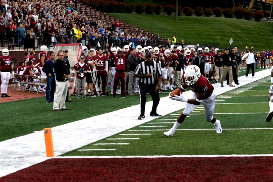 DeSean Brown prepares to dive into the endzone for a Lafayette touchdown (Photo by Dilge Dilsiz '19)