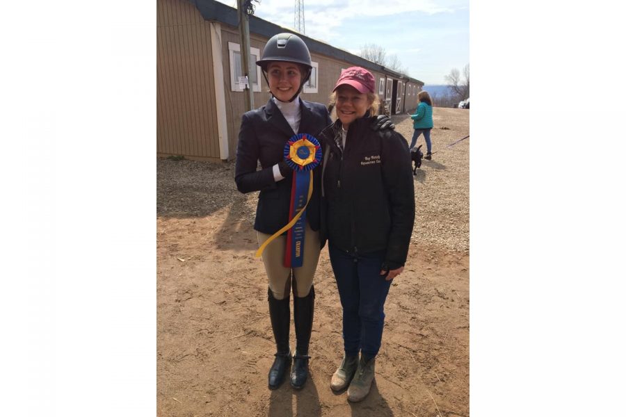 Senior Justine Perrotti won her fences class at zones to qualify for nationals. (Photo courtesy of Nancy Perrotti)