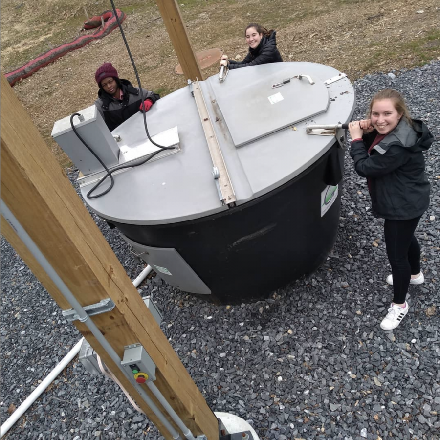 Students+use+one+of+the+two+Earth+Tubs+at+Bushkill+for+composting+plate+waste+from+Upper+Farinon.+%28Photo+courtesy+of+LaFarm+Instagram%29