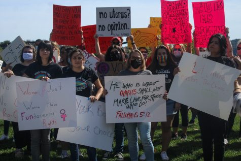 A crowd of about 100, including three Lafayette students, marched in protest of the Texas abortion law this past weekend. (Photo courtesy of Meredith McGee 23)
