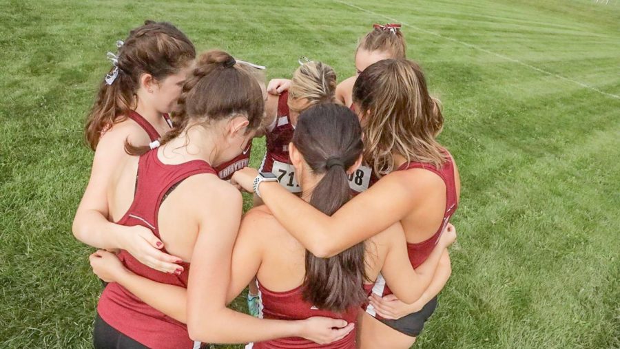 The Lafayette cross country teams led the athletic programs in team GPA for fall of 2021. (Photo courtesy of GoLeopards)
