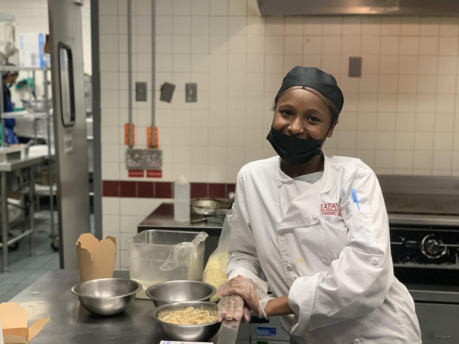 Jada Peters '24 is a student employed by dining services. (Photo by Trebor Maitin '24 for The Lafayette)