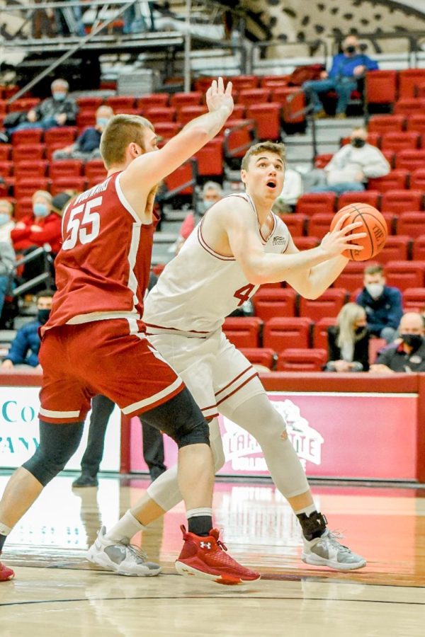 Junior forward Neal Quinn (pictured) was the top scorer with 16 points mens basketballs loss against Army. (Photo courtesy of Hannah Simmons)