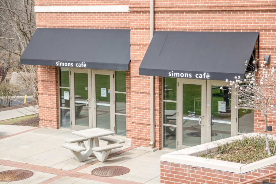 Simon's closed because of Covid related issues. (Photo by Kwasi Obeng-Danwa '23 for The Lafayette)