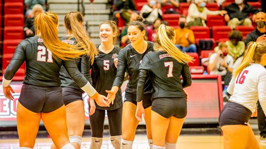 Lafayette volleyball swept New Hampshire before falling to Fairfield in straight sets at the Villanova Classic to open the season. (Photo by Sarah Boekholder for GoLeopards)