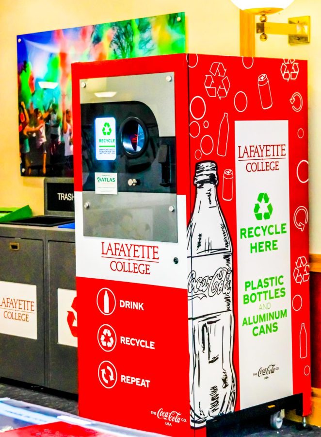 The reverse vending machine only accepts aluminum cans and plastic bottles.