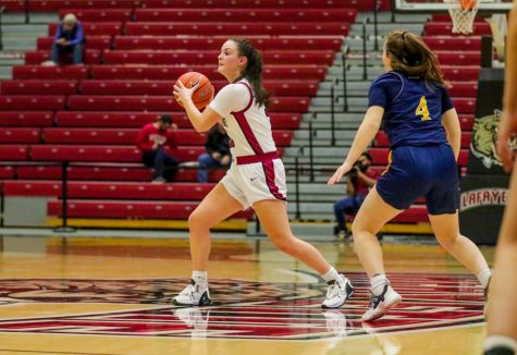Womens basketball struggles to come out strong after halftime, falling to Marist by 10 points last weekend. (Photo courtesy of GoLeopards)