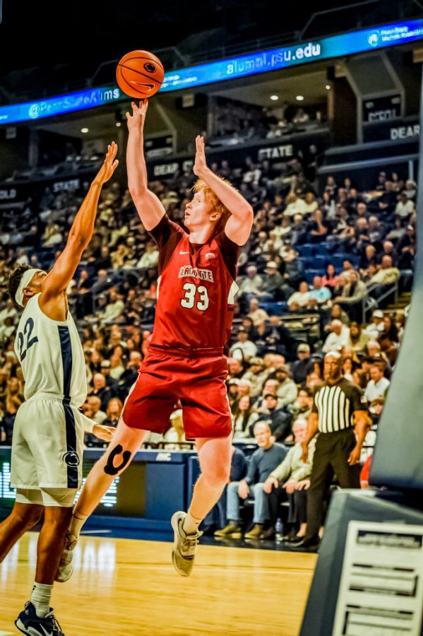 Senior forward Leo O’Boyle puts up a contested shot during Lafayettes 70-57 loss to Penn State. (Photo by Hannah Ally for GoLeopards)