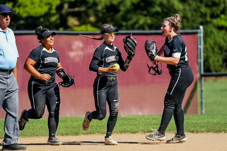 The softball team looks to rebound after an atrocious opening weekend. (Photo courtesy of GoLeopards)