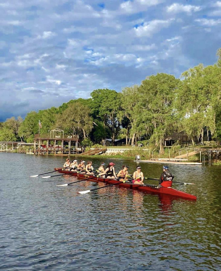 The crew team practices its strokes during a spring break trip to Florida. 
(Photo courtesy of @lafcrew on Instagram) 