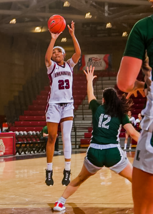 Junior guard Makayla Andrews led the Leopards last Saturday with 14 points. (Photo by Rick Smith for GoLeopards)