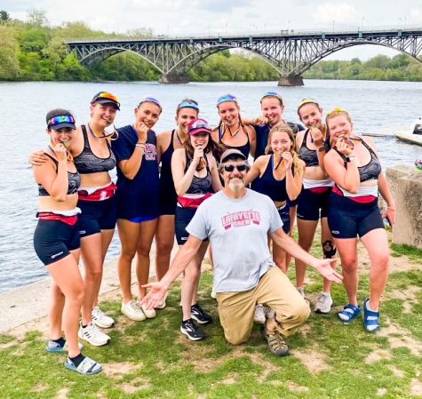 Womens crew celebrates with first place medals last weekend. (Photo courtesy of Noni Lorentzen 25)