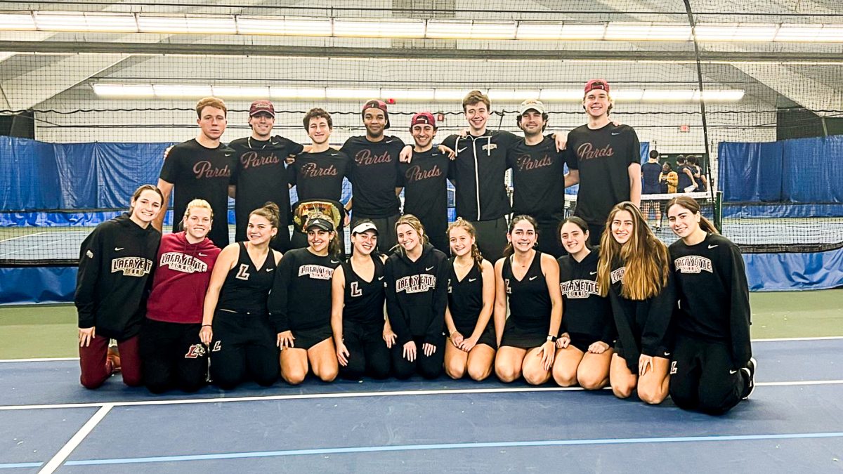 The+tennis+teams+pose+following+their+wins+against+Coppin+State.+%28Photo+courtesy+of+GoLeopards%29