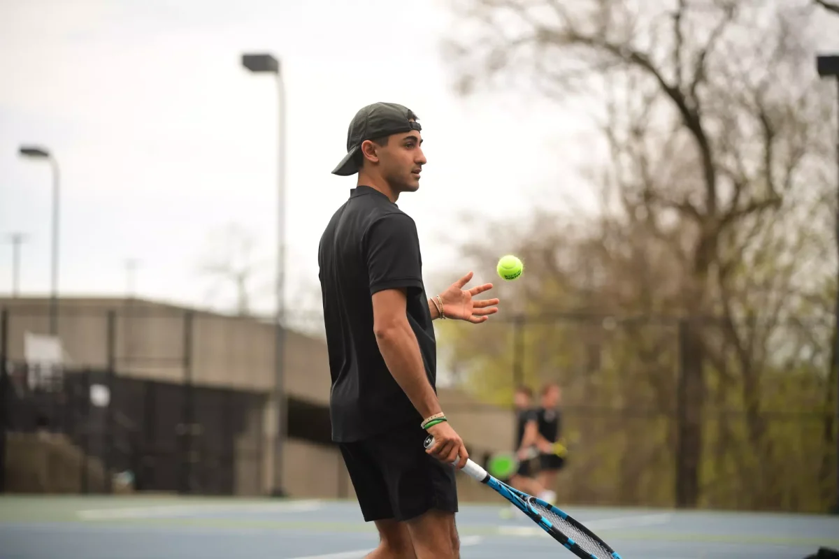 Senior Arman Ganchi went 2-4 in his matches over the weekend. (Photo by Hannah Ally for GoLeopards)