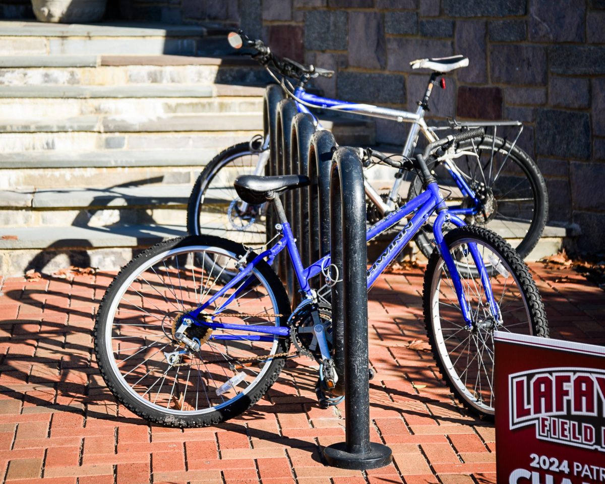 Public Safety recommends using a U-lock instead of a cable or chain lock for securing your bicycle.