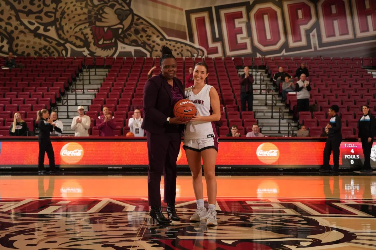 Senior guard Abby Antognoli scored her 1,000th point for the women's basketball team against Monmouth on Sunday. (Photo by Jasmin Lara for GoLeopards)