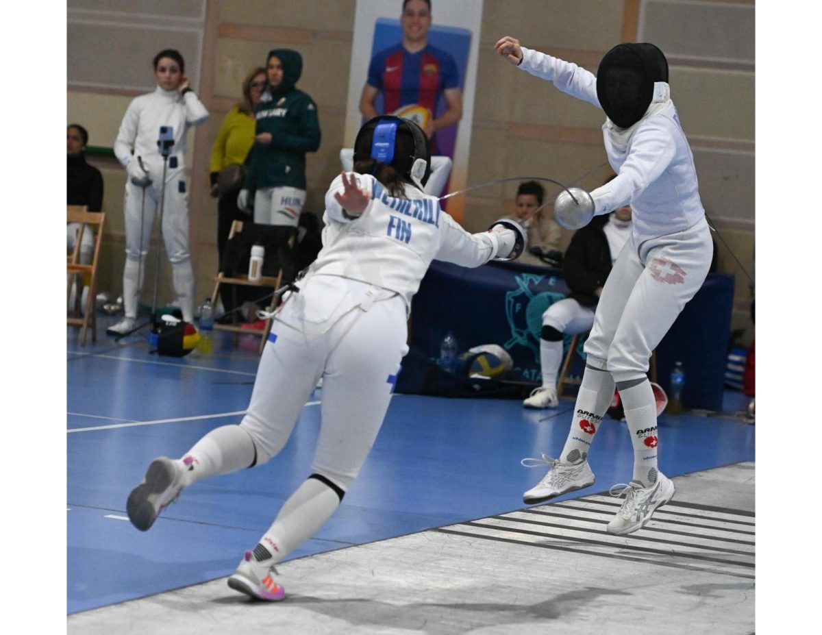 Freshman epee Hilla Wetherill competed for Finland for the first time on the senior level last weekend. (Photo by @PHOTOPAVIA for Team Bizzi) 