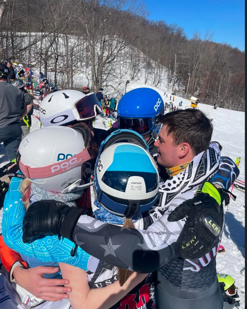 The men's alpine team took first place at the Mid-Atlantic Regional Championships this past weekend. (Photo courtesy of @lafskiandboard on Instagram)