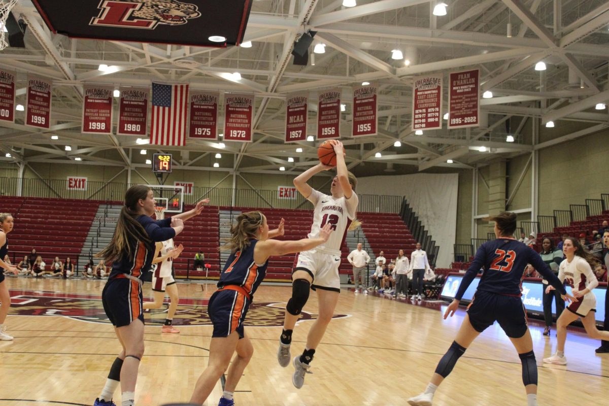 Junior guard Teresa Kiewiet knocks down a one-legged mid-range fadeaway.